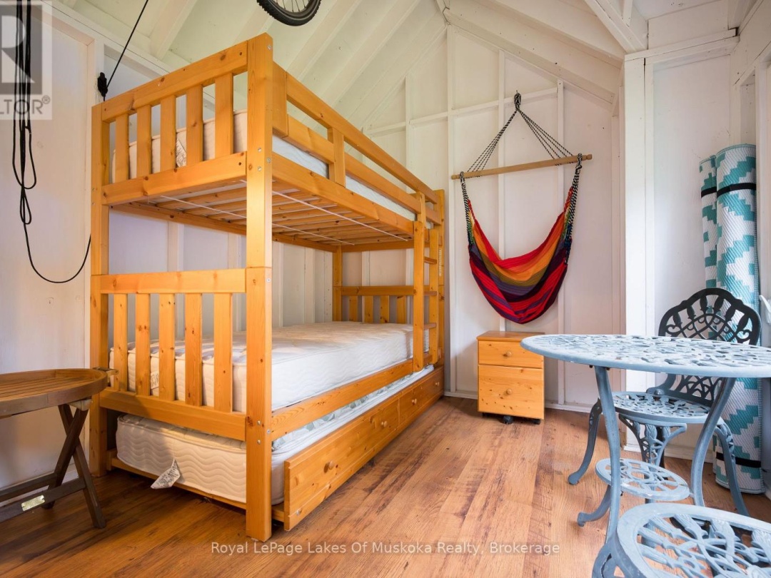 574 RAVENSCLIFFE ROAD, 