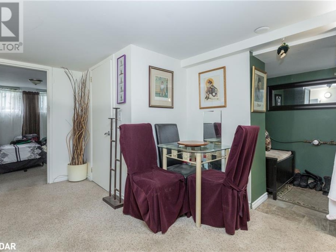 48 Brant Street W, Orillia