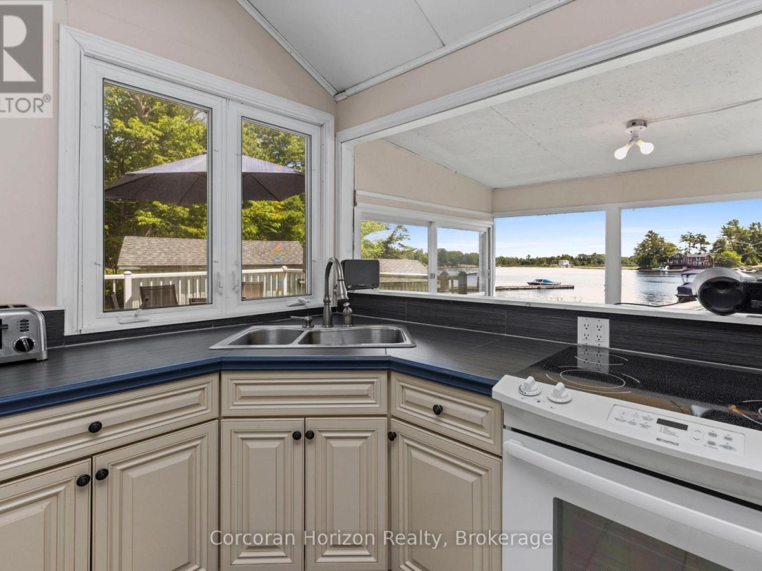 68 Wolverine Beach Rd, Georgian Bay
