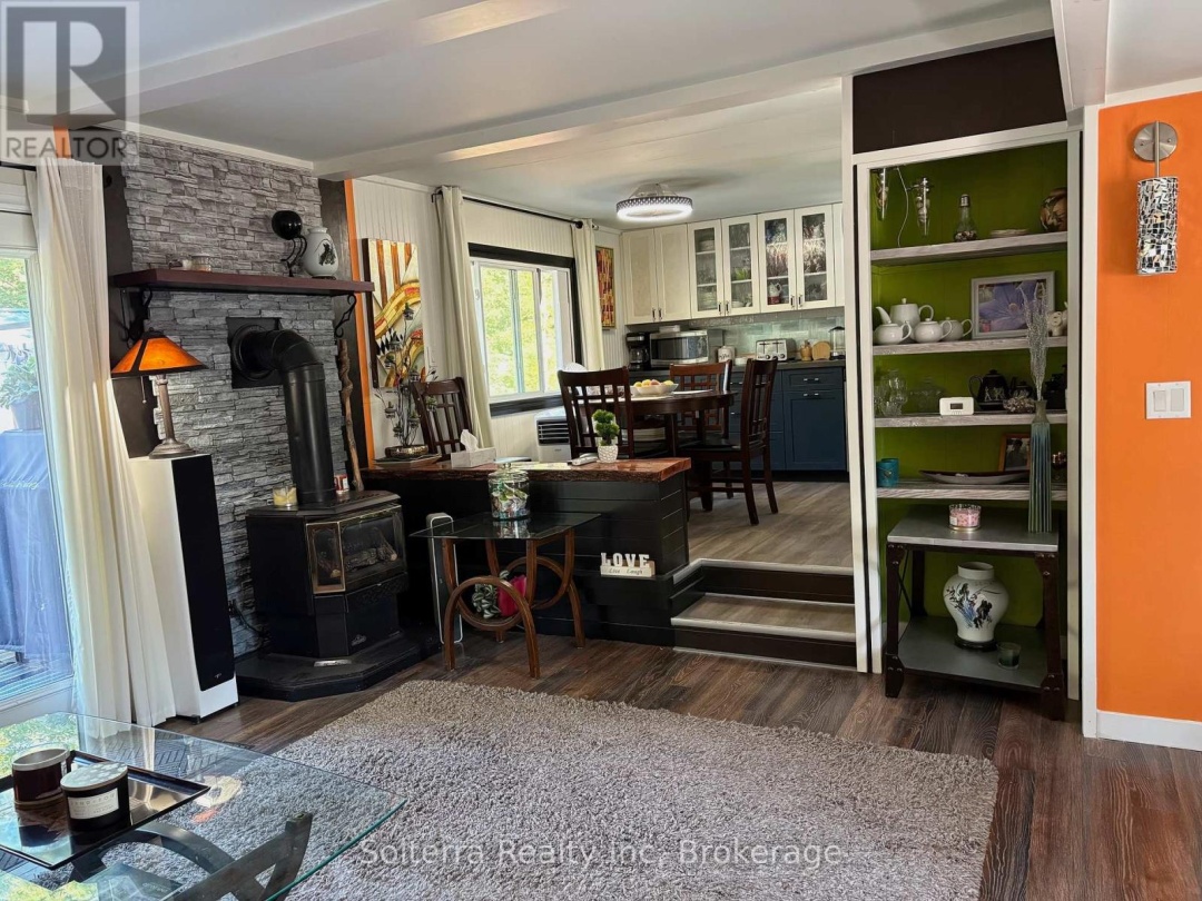 UNIT 402 - 1713 HIGHWAY 11, SOUTH S, 
