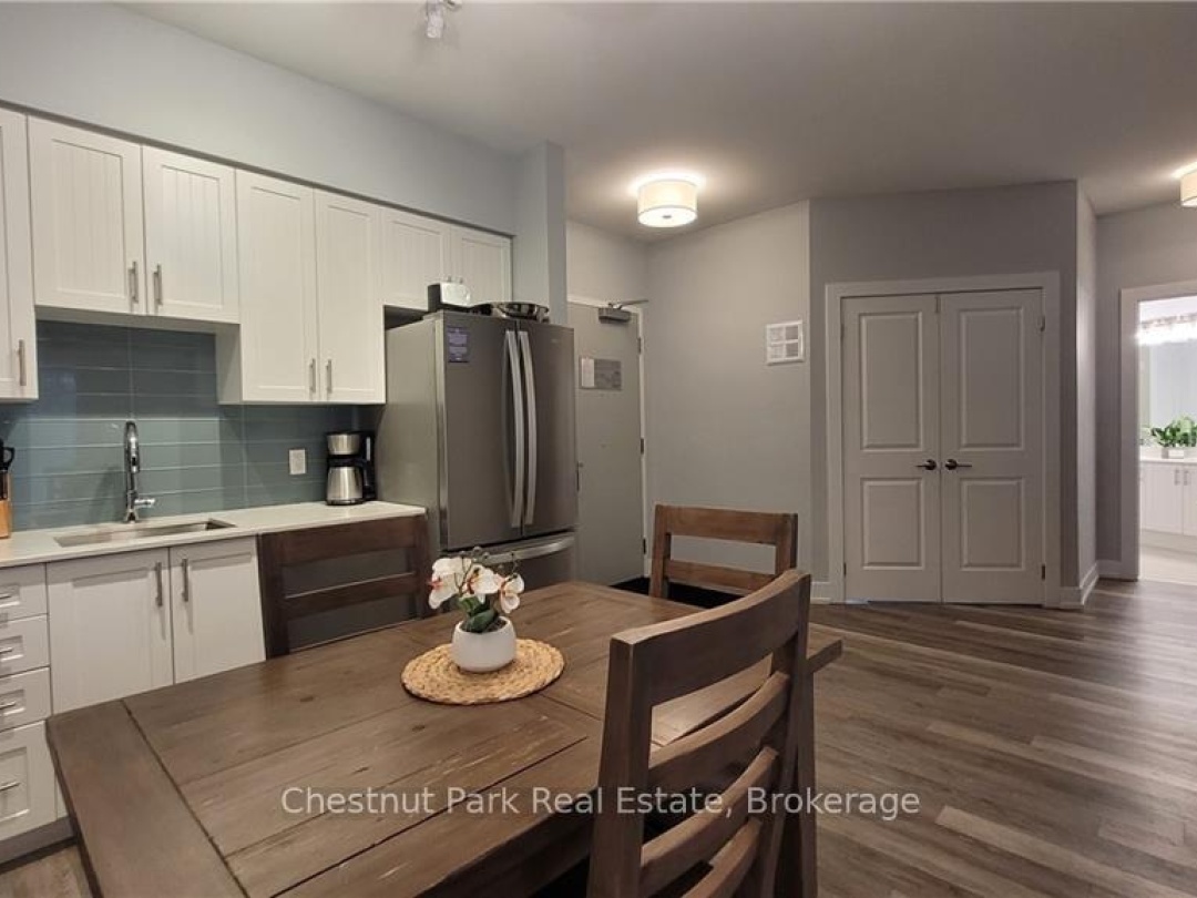 330 - 25 PEN LAKE POINT ROAD, Peninsula Lake
