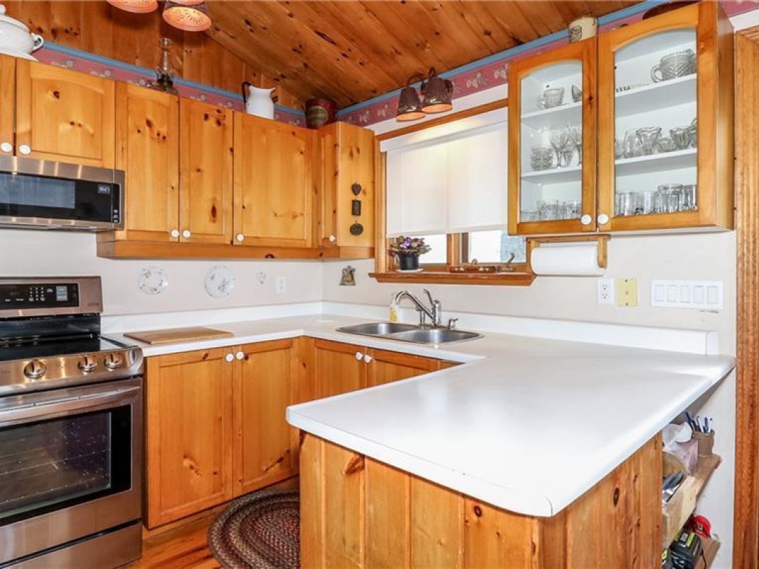 3822 Glenrest Drive Drive, Lake Simcoe