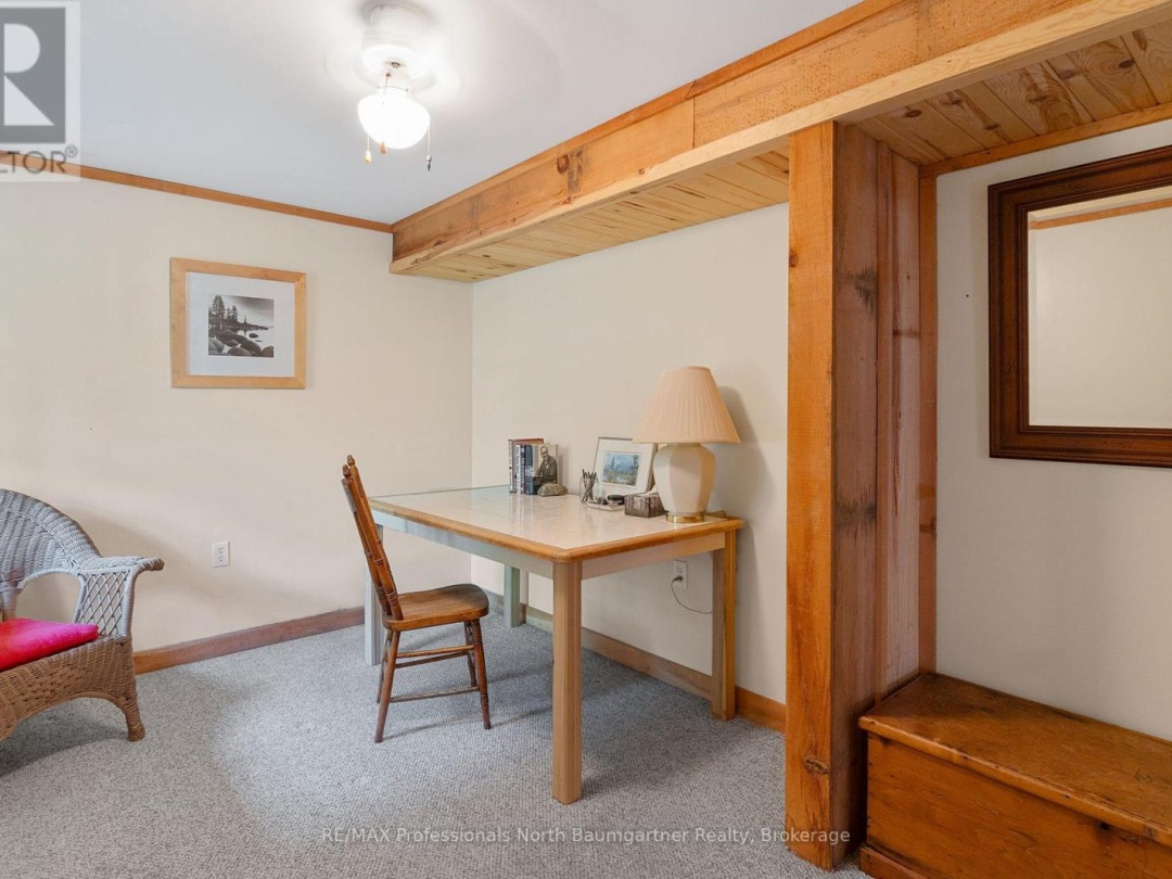 1976 REDKENN ROAD, 