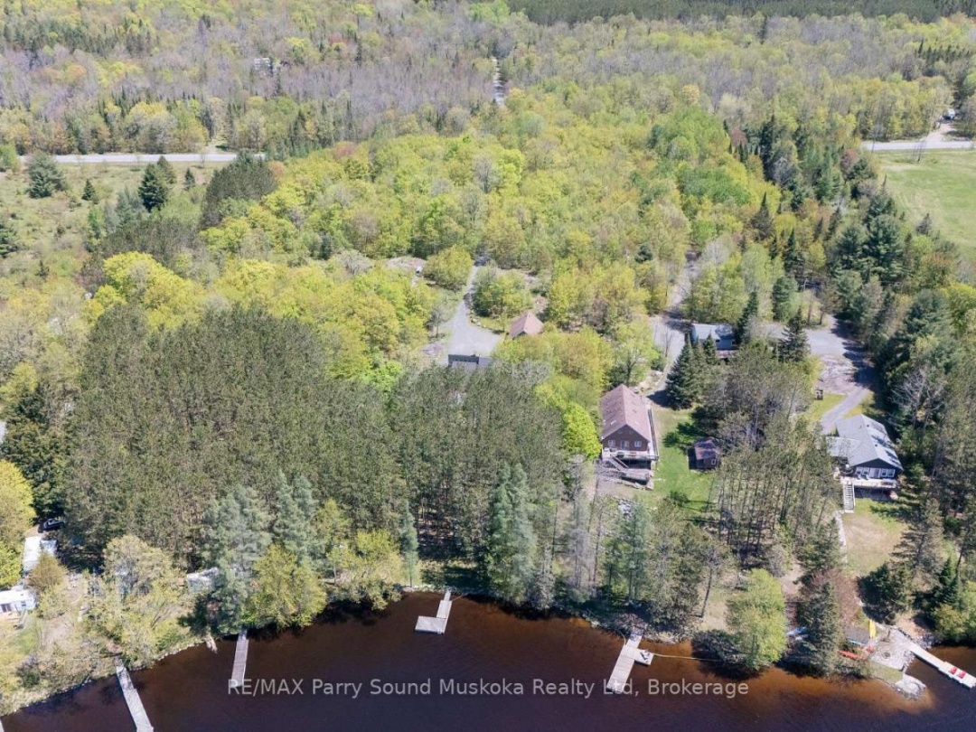 587 CENTRE ROAD, Manitouwabing Lake