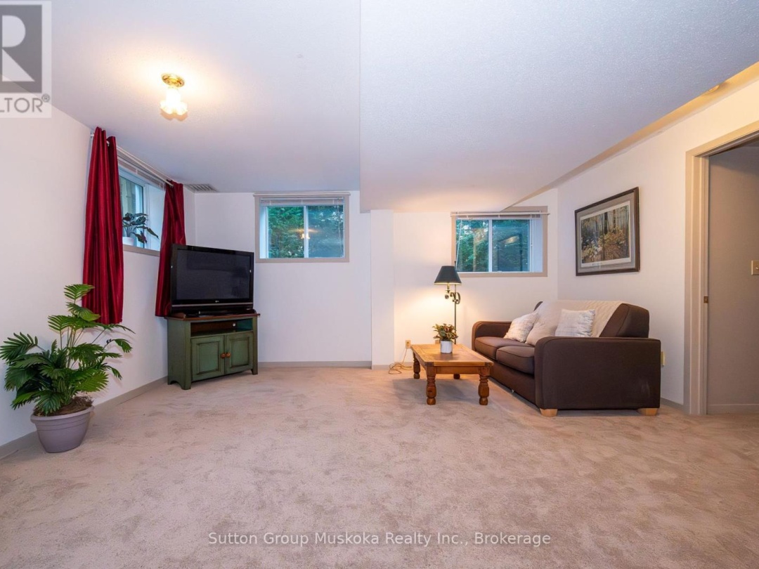 7 GLENWOOD DRIVE, 