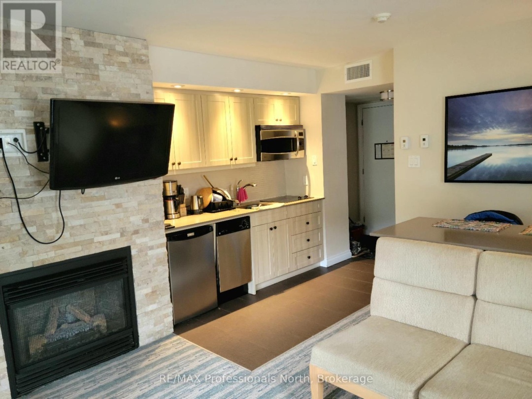 54-207 - 1235 DEERHURST DRIVE, Peninsula Lake