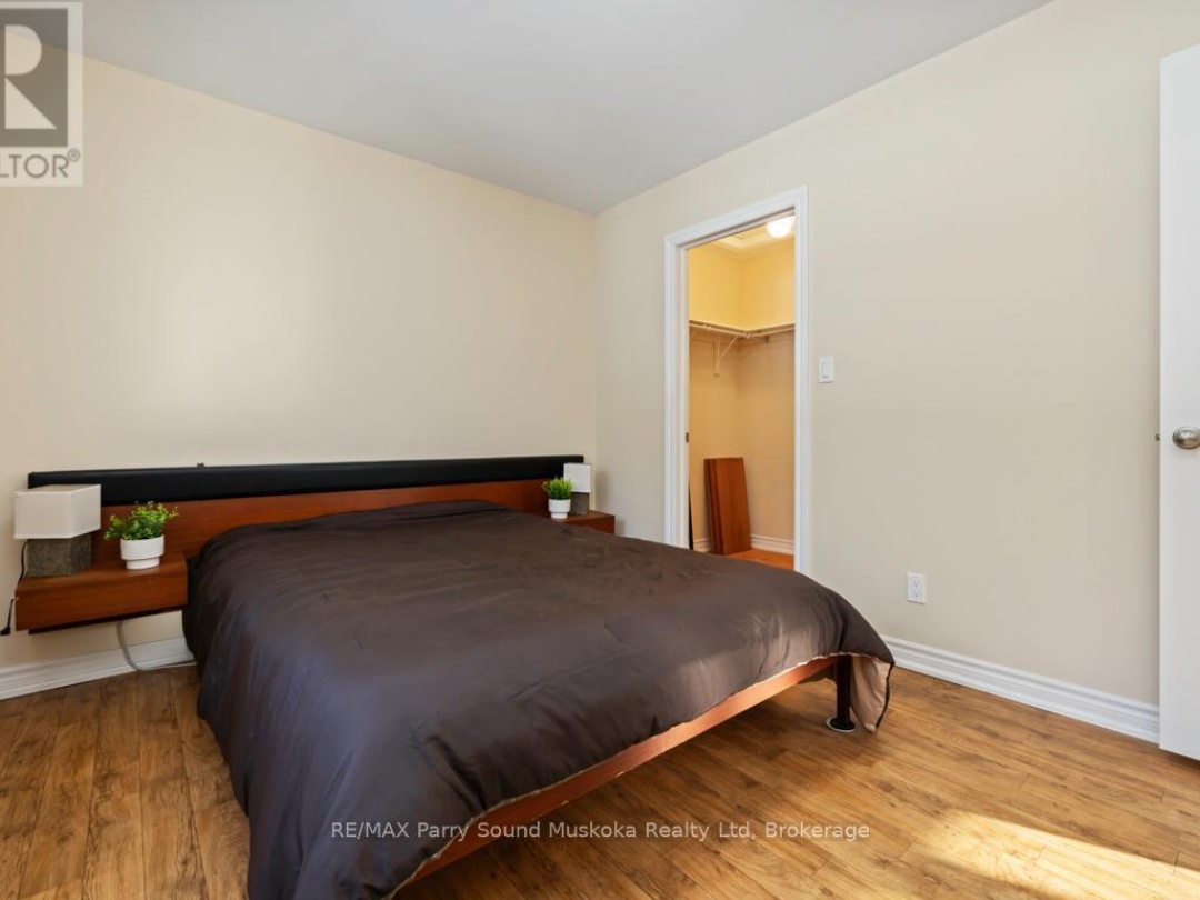 17 - 25 SEGUIN PLACE, 