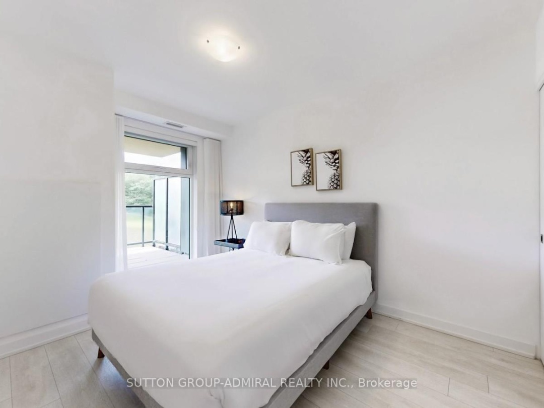 209 - 120 CARRICK TRAIL, 