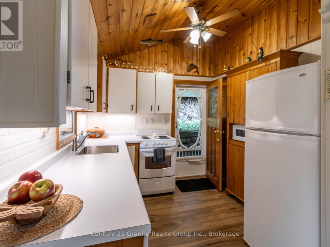 1528 DIGNAN ROAD, 