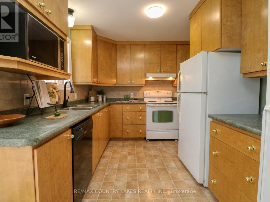 2899 GEORGINA DRIVE, 