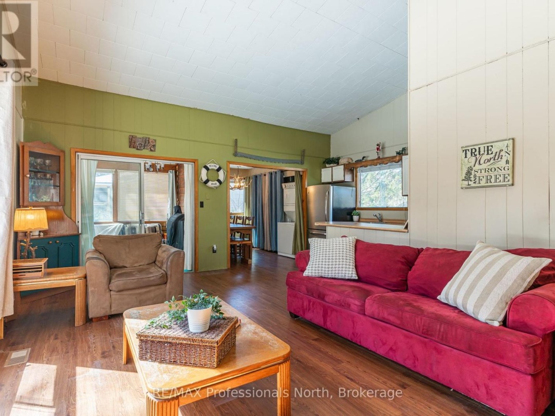 1093 TIFFANY LANE, 