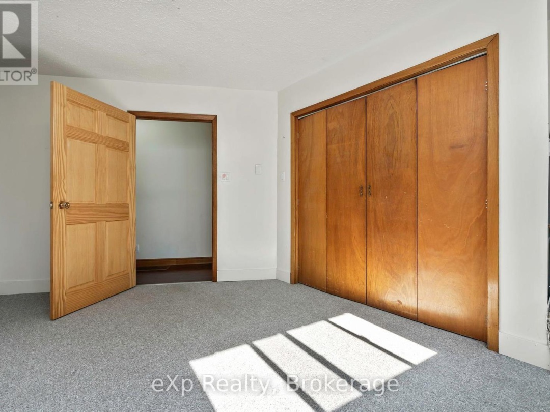 18 KRISTEN HEIGHTS, 