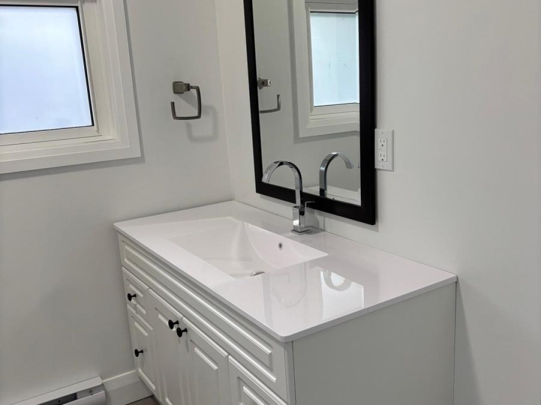90 COLDWATER ROAD W, 