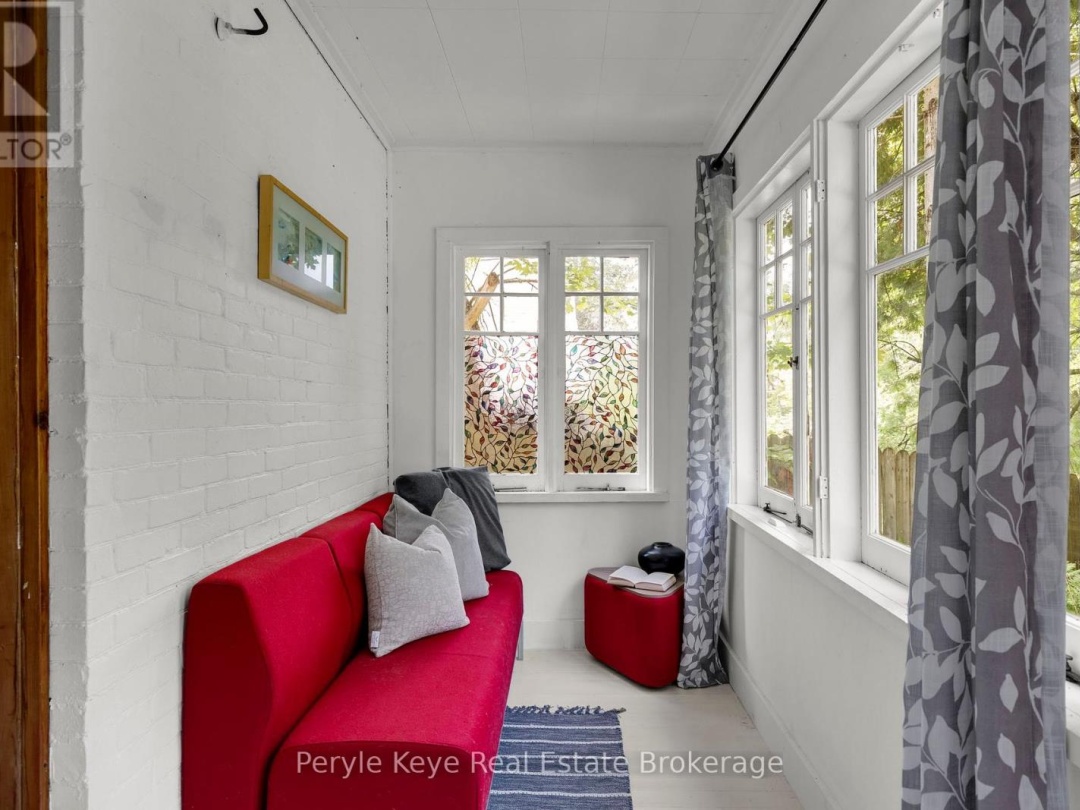 9 KING STREET, 