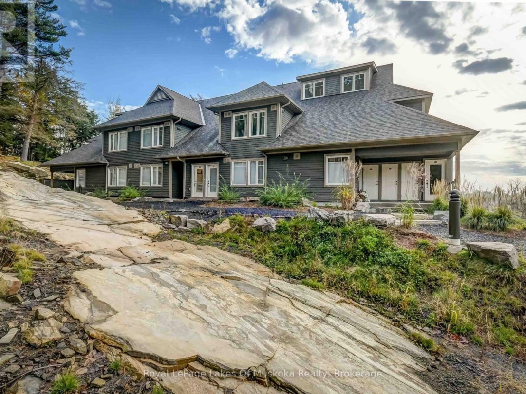 102 - 3 TREE TOPS LANE, Peninsula Lake