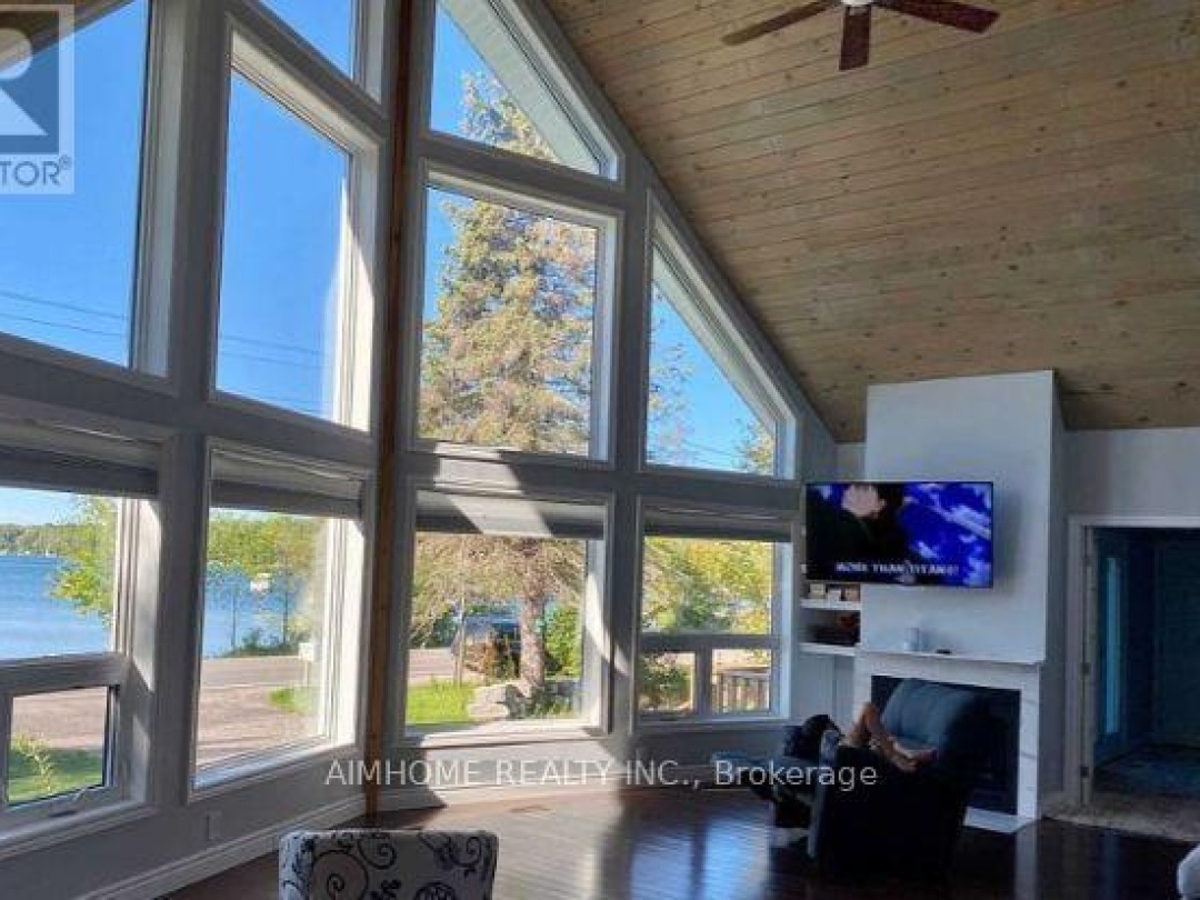 2858 Lakeshore Road E, Oro-Medonte