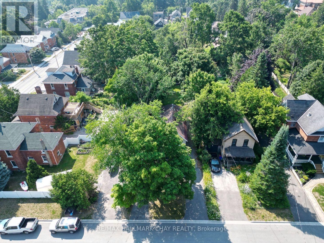 109 BORLAND STREET E, 