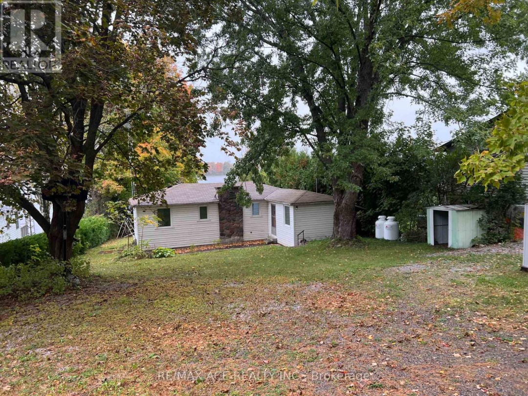 41 North Taylor Road, Mitchell Lake