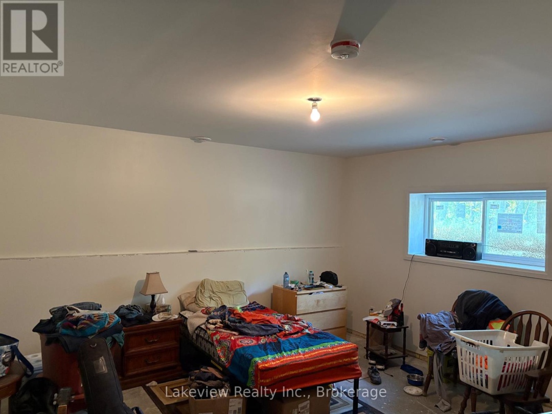 1078 SOUTH KAHSHE LAKE ROAD E, 
