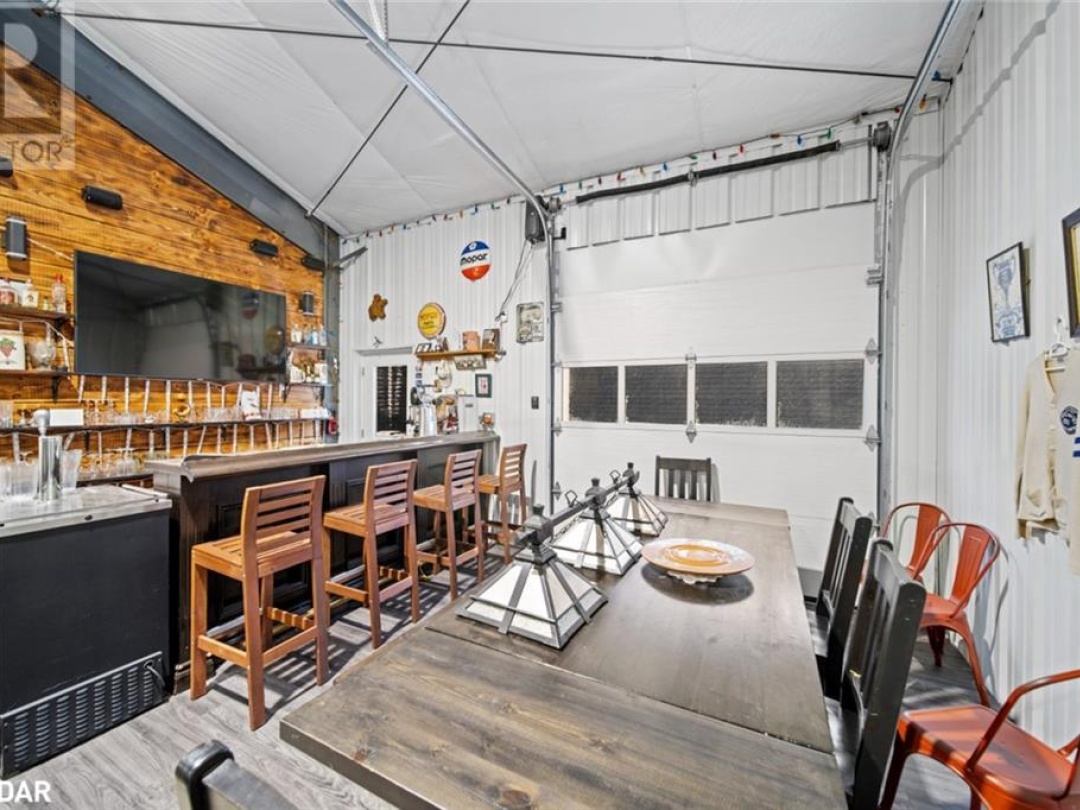 2085 Warminster Road, Severn