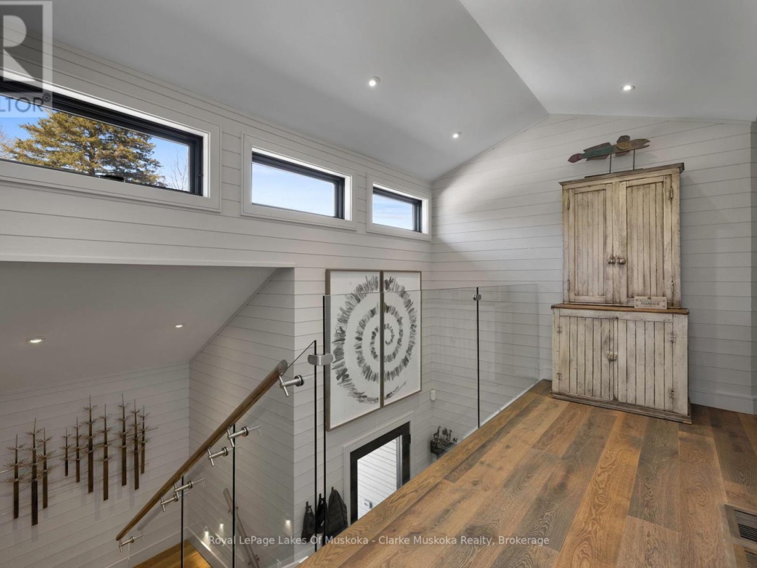 305 Wapaska Crescent, Lake Muskoka