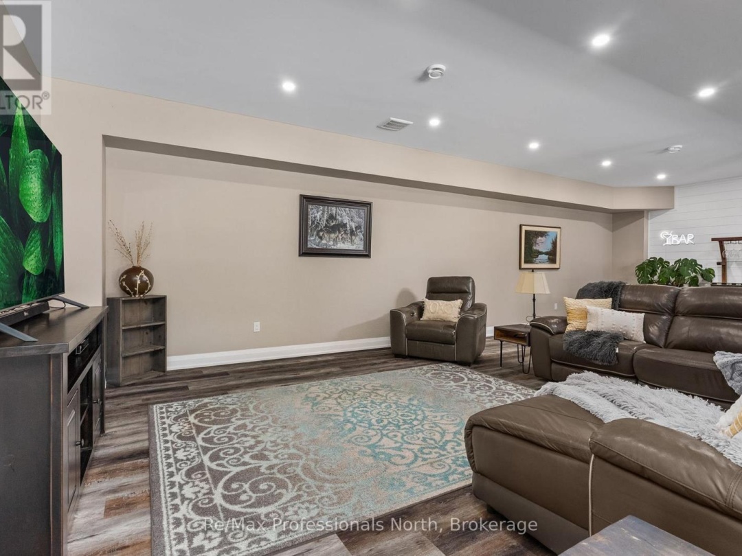 1076 XAVIER STREET, 