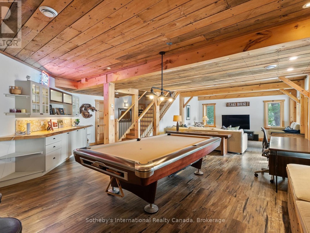 1075 Elmhurst Lane, Kennisis Lake