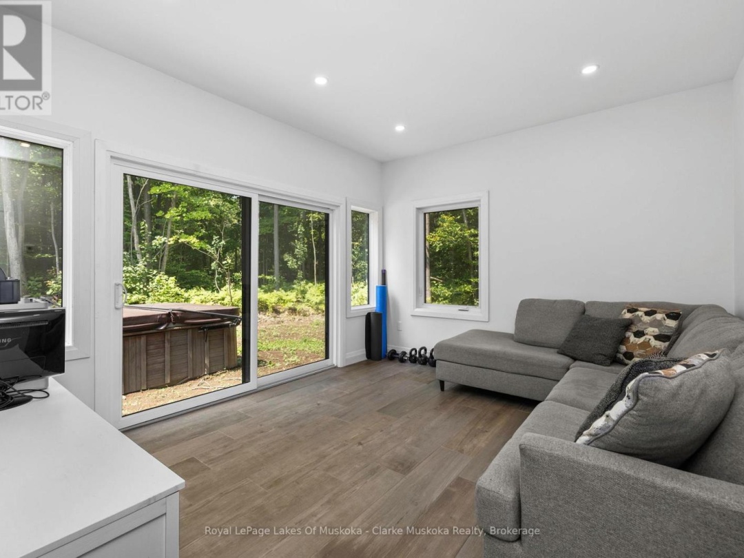3278 RUSSELL DRIVE, 