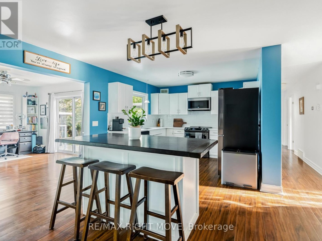 35 CEDAR BAY ROAD, Canal Lake