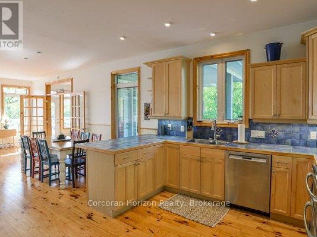 1320 ISLAND 360 ISLAND, 