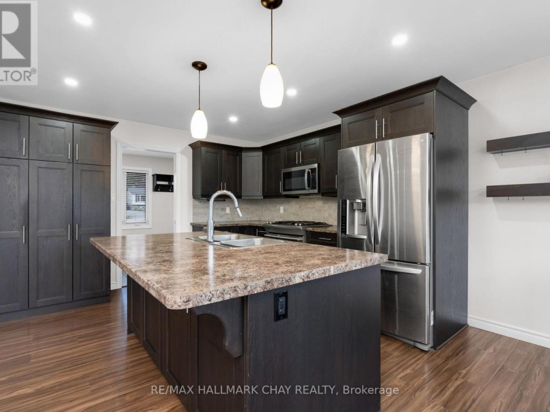 2052 MARCHMONT ROAD, 