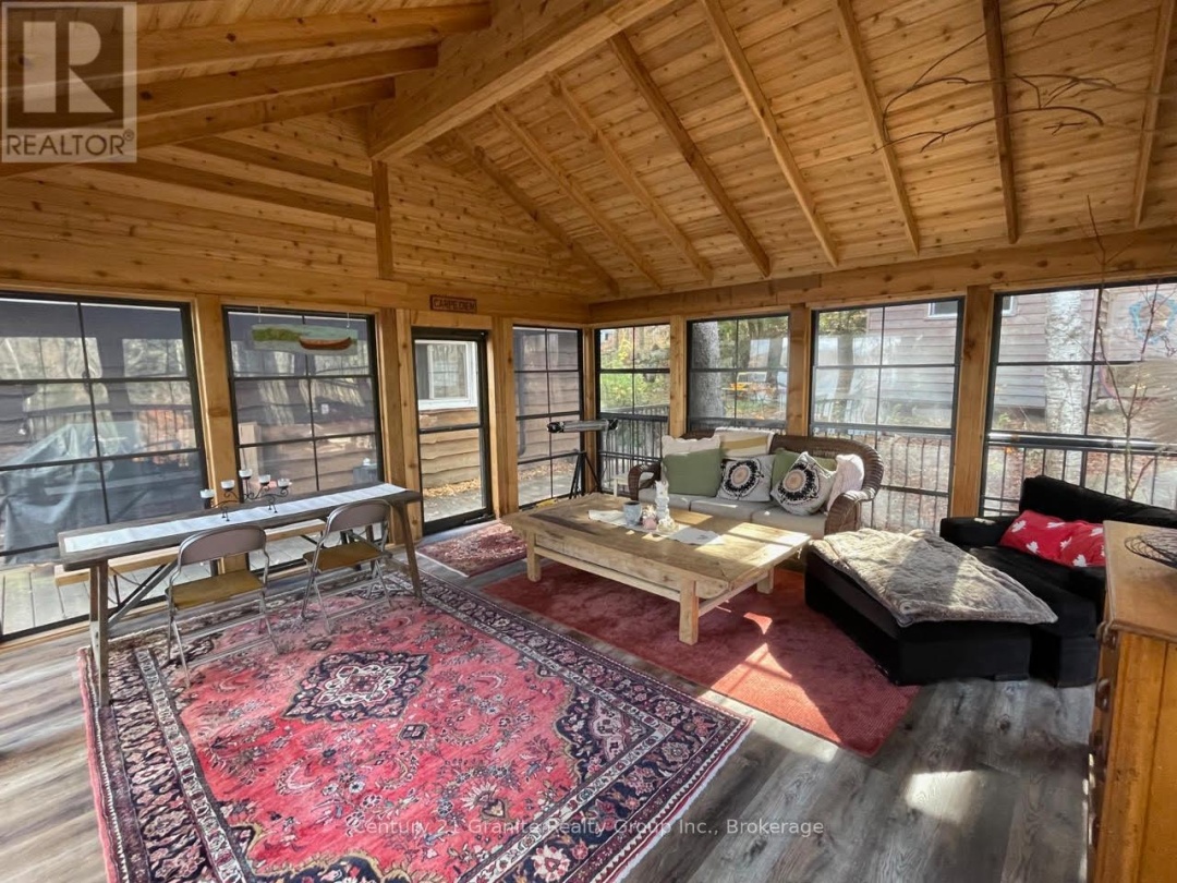 1038 BROKEN PADDLE ROAD, 