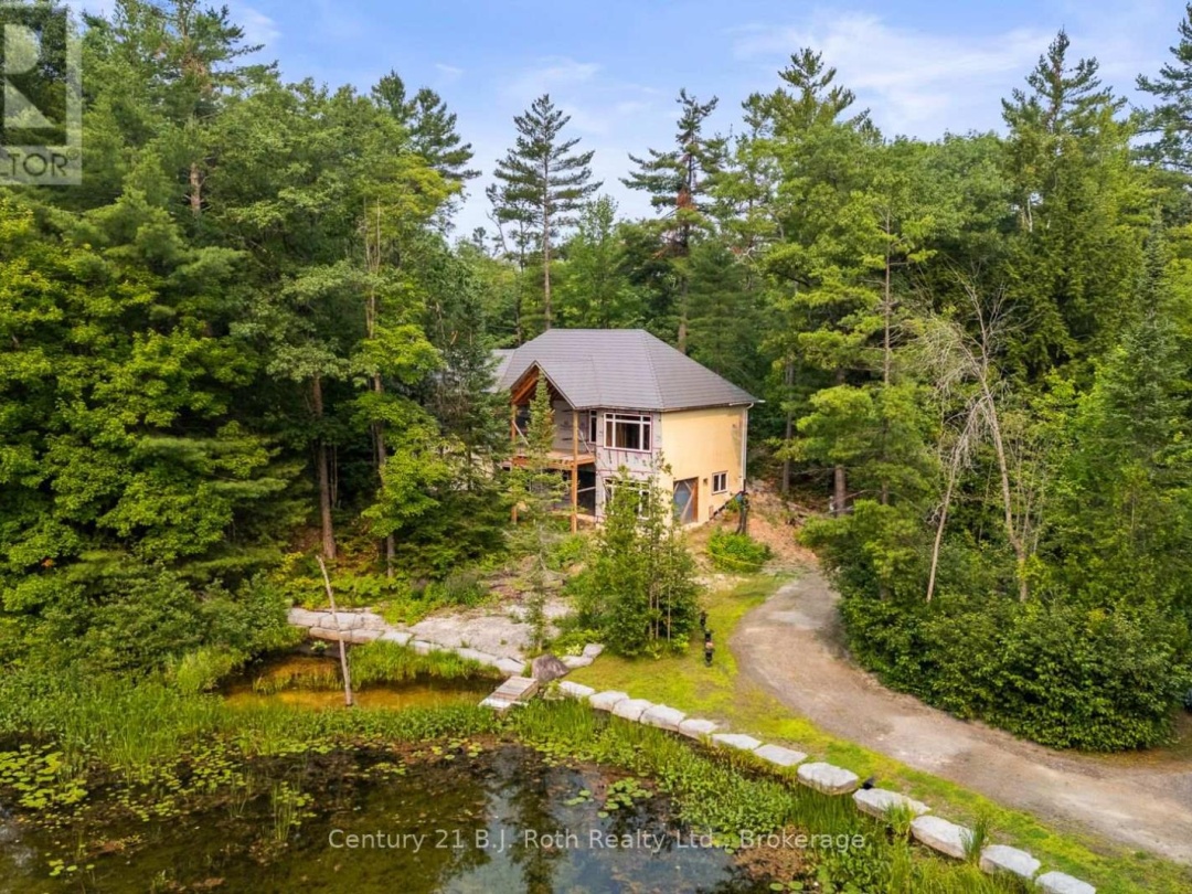 8126 OAKRIDGE DRIVE, 