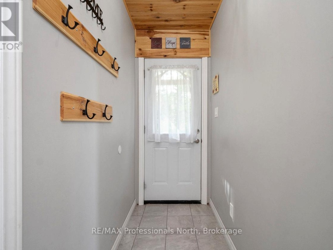 1059 TIFFANY LANE, 