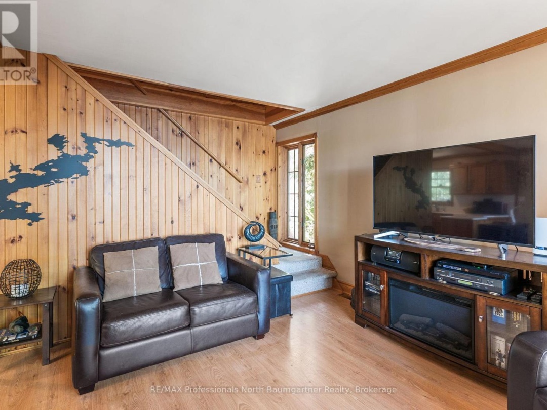 2766 Wilkinson Road, Kennisis Lake