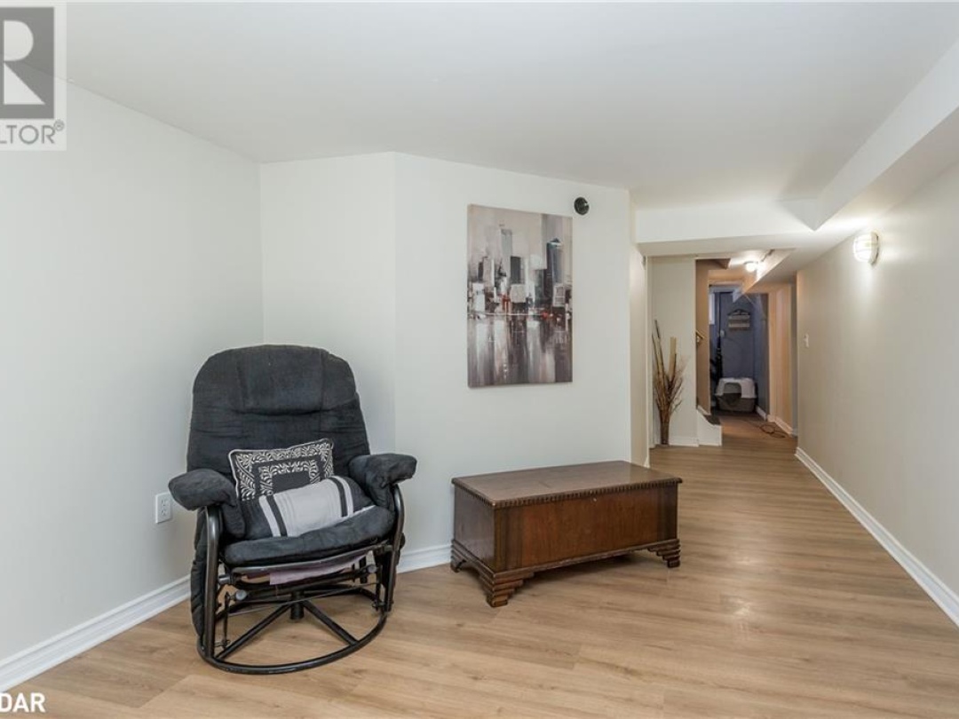 48 Brant Street W, Orillia