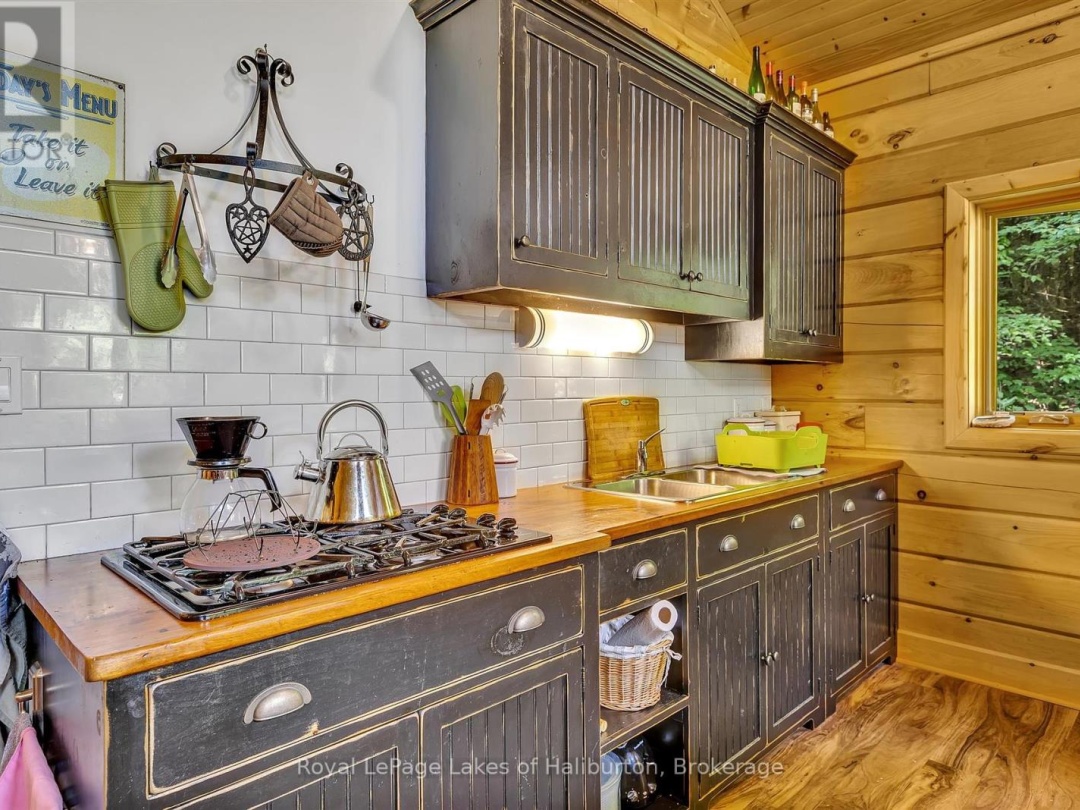 1880 BOLDTS LANE, 