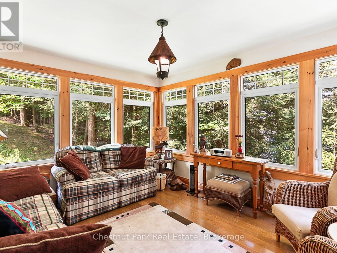 1003 Arnott Lane, Redstone Lake