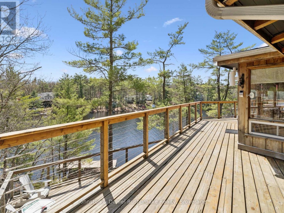 1052 NORTH SUNSET BAY ROAD, Lake Muskoka