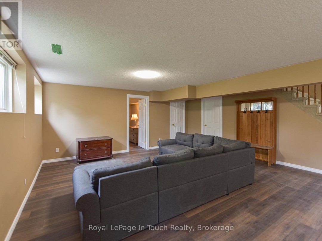 5 EARLS COURT, 