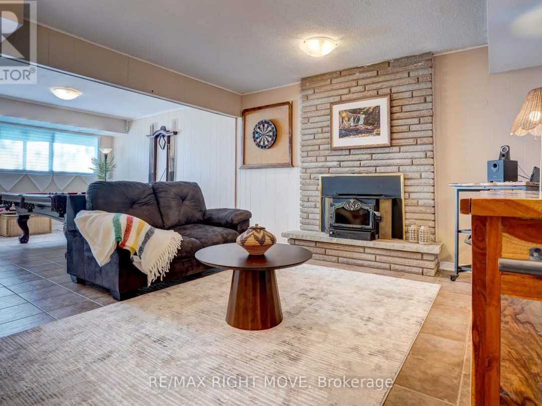 363 TALLWOOD DRIVE, 