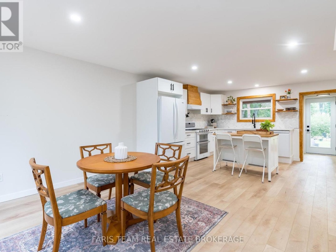 2668 WESTSHORE CRESCENT, 