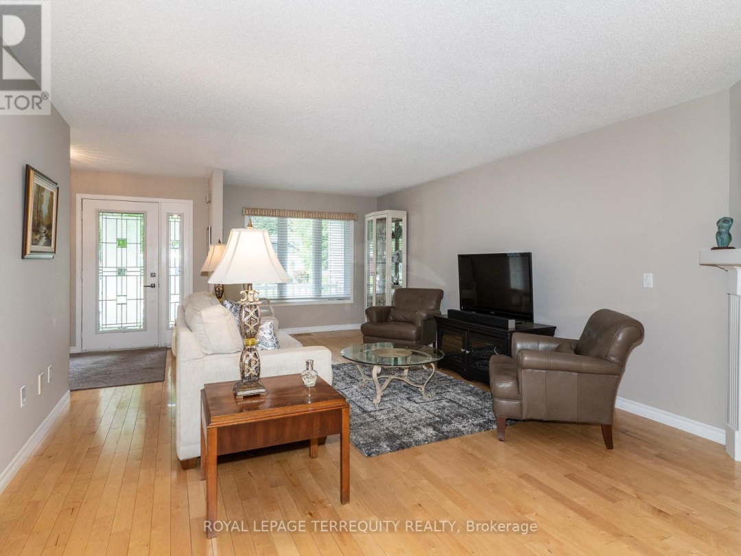 10 STONEHEDGE CLOSE, 