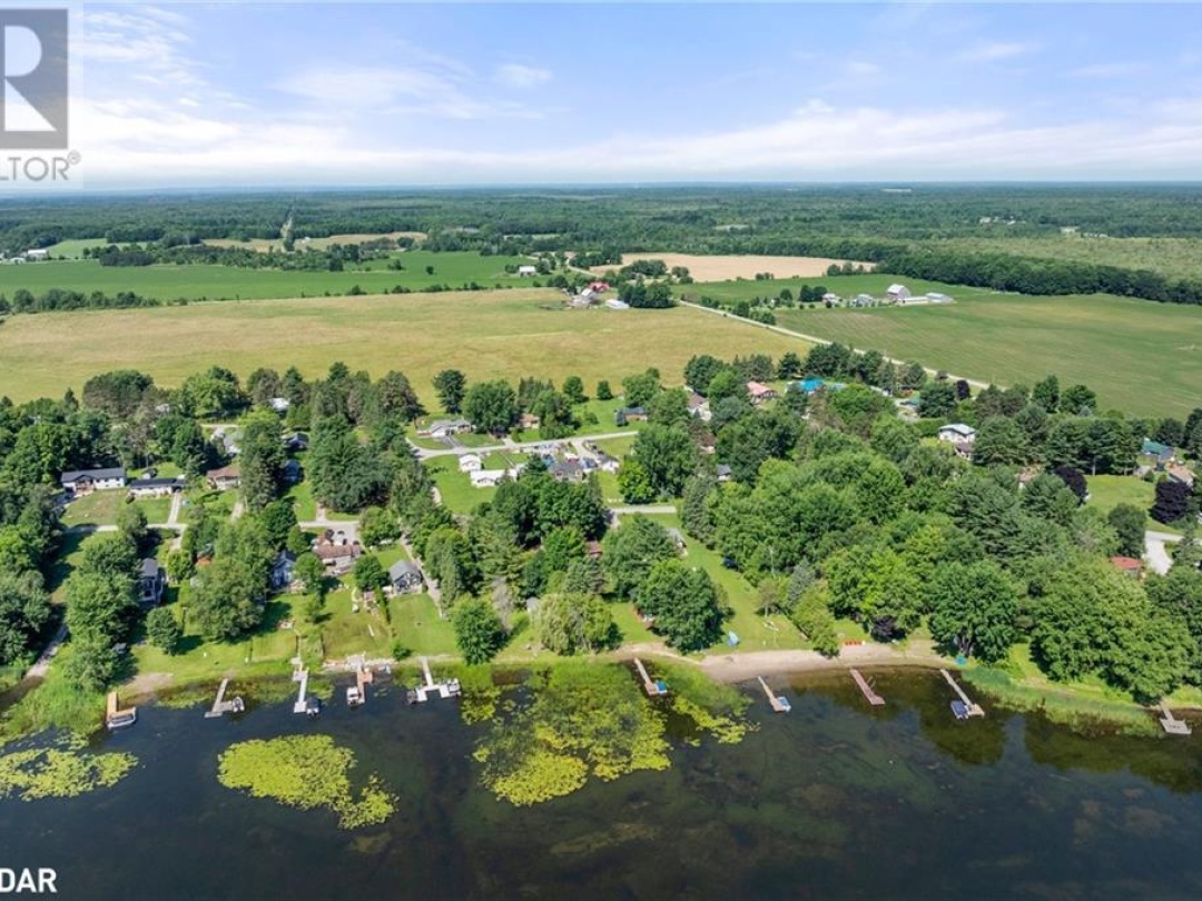 104 Fulsom Crescent, Dalrymple Lake