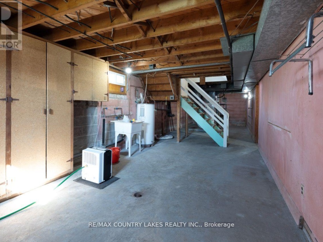895 HIGHWAY 7 ROAD, 
