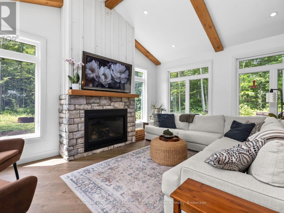 3278 RUSSELL DRIVE, 