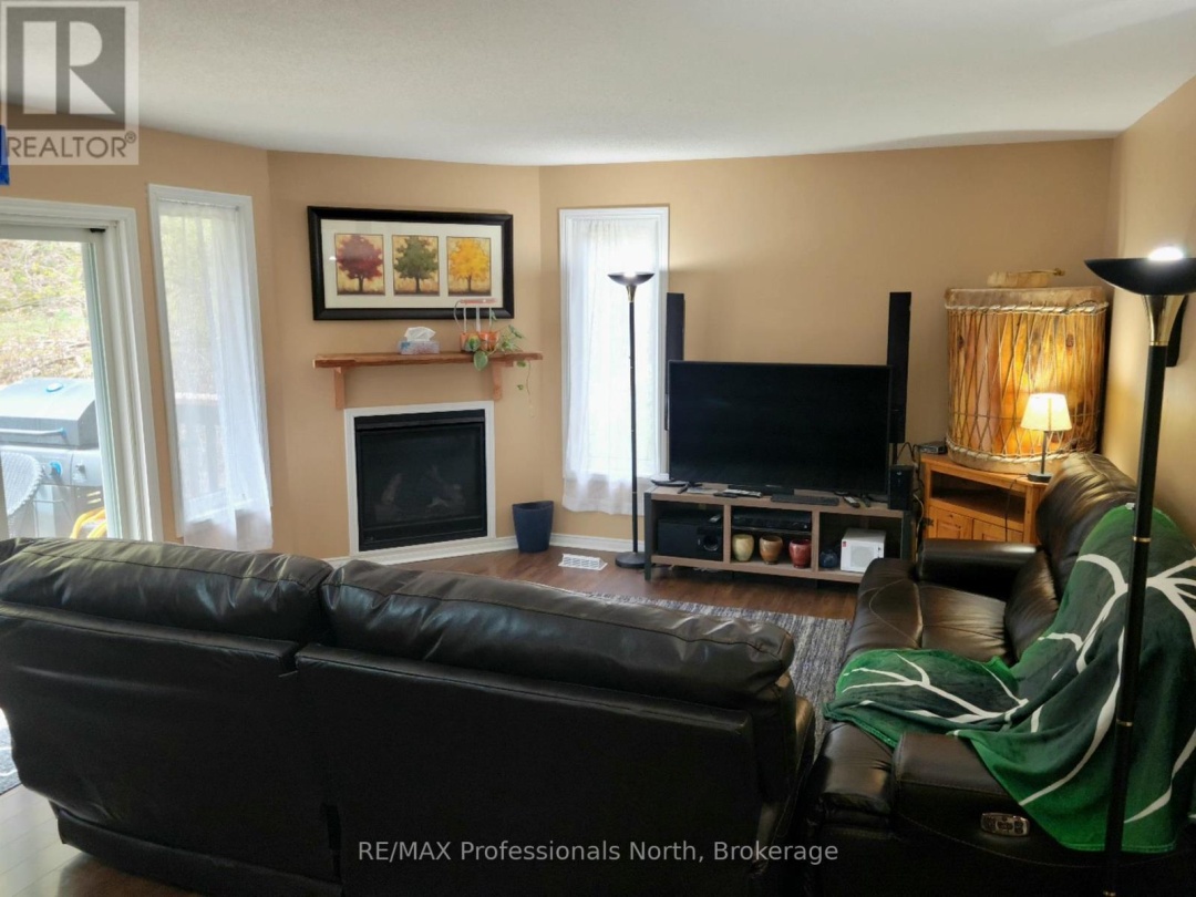 20 - 1591 HIDDEN VALLEY ROAD, 