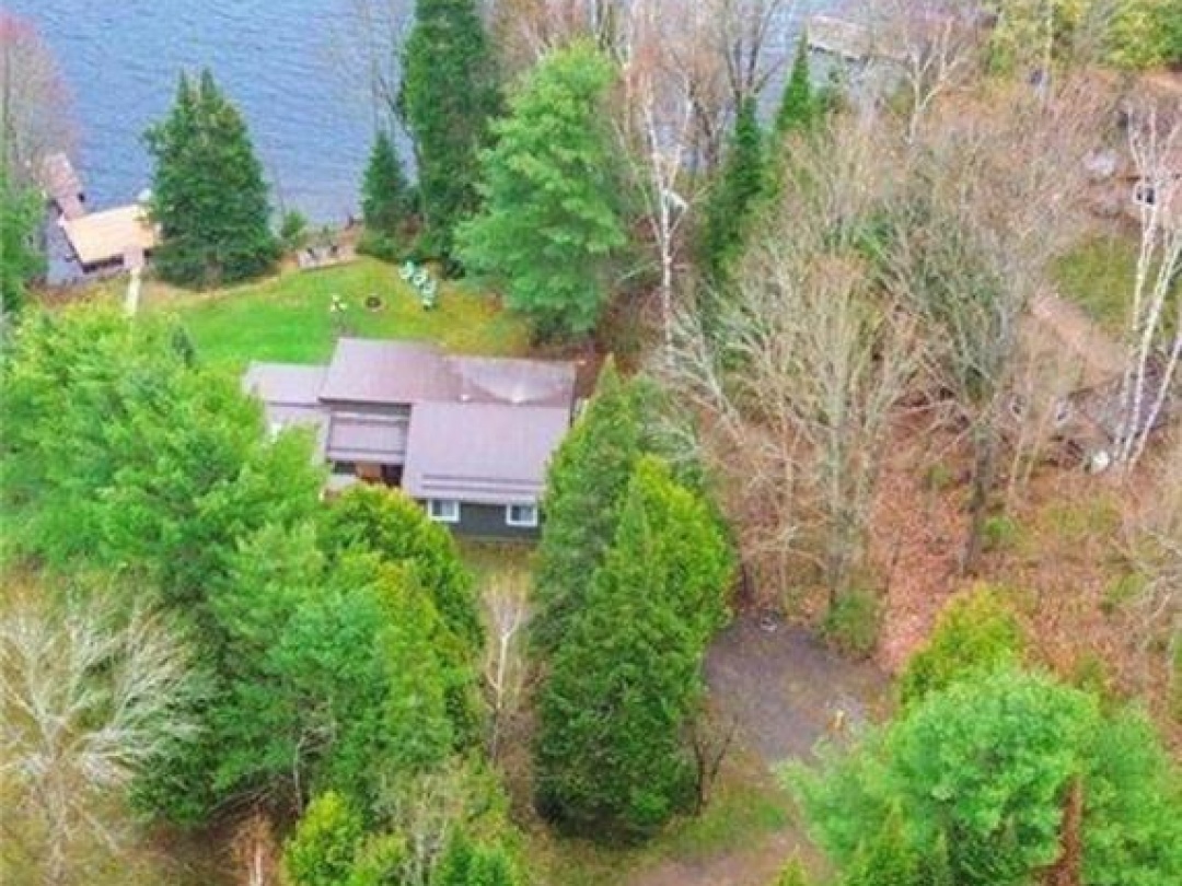 1017 RAYS Lane, 