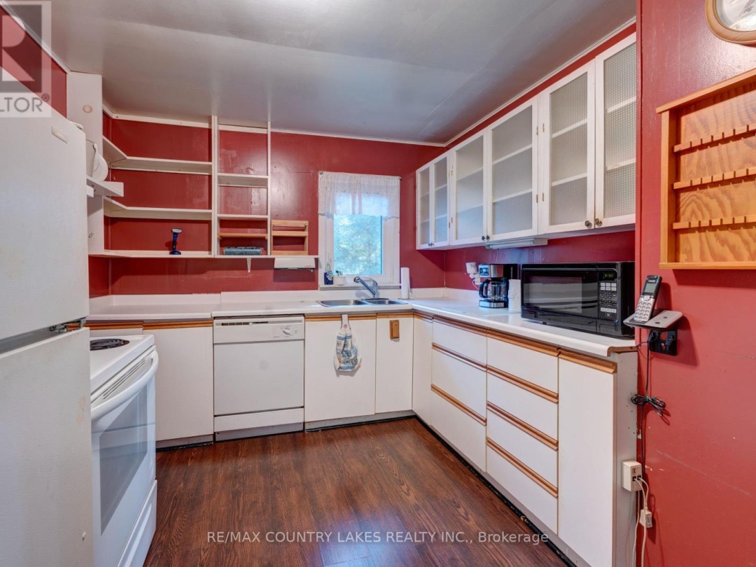 446 MAIN STREET E, 