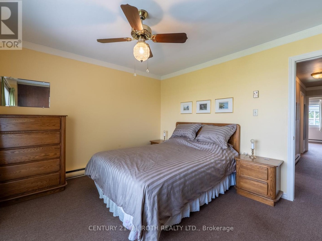 26 - 1 PARADISE BOULEVARD, 